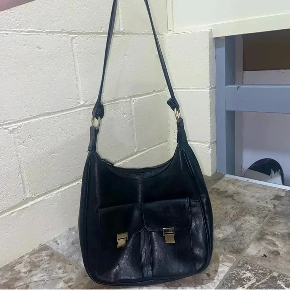 Women’s Black with Gold Details Faux Leather Shoulder  Bag Purse lots of Storage - Picture 6 of 16